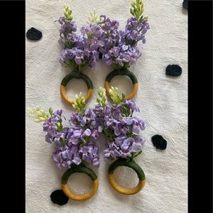 Flower napkin holder (4) in light purple flower